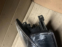 Laden Sie das Bild in den Galerie-Viewer, Frontscheinwerfer Mazda 6 20-B530B Links Scheinwerfer Headlight SCH5003785189di