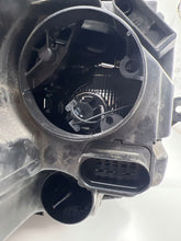 Laden Sie das Bild in den Galerie-Viewer, Frontscheinwerfer VW Transporter Caravelle 7E1941015AD Links Headlight SCH5012805757wy