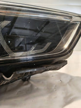 Laden Sie das Bild in den Galerie-Viewer, Frontscheinwerfer BMW 1 F40 9482808-13 Xenon Rechts Scheinwerfer Headlight SCH5023108131sz