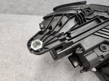 Laden Sie das Bild in den Galerie-Viewer, Frontscheinwerfer Mercedes-Benz W213 A2139067509 LED Links Headlight SCH5028841667ck