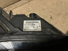 Laden Sie das Bild in den Galerie-Viewer, Frontscheinwerfer Skoda Superb 3V1941016A 1ZS011939 Rechts Headlight SCH5042709447zw