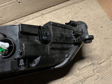 Laden Sie das Bild in den Galerie-Viewer, Frontscheinwerfer Skoda Superb 3V1941016A 1ZS011939 Rechts Headlight SCH5042709447zw