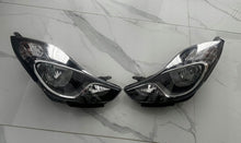Load image into Gallery viewer, Frontscheinwerfer Hyundai Ix20 921011K000 DY107220453 Ein Satz Headlight SCH5043624873km