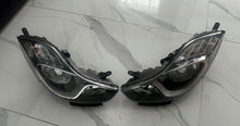 Load image into Gallery viewer, Frontscheinwerfer Hyundai Ix20 921011K000 DY107220453 Ein Satz Headlight SCH5043624873km