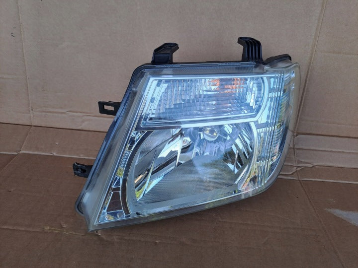 Frontscheinwerfer Nissan Navara D40 260605X10B 1EE23805501 Links Headlight SCH5049378106sq