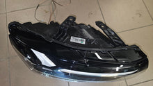 Load image into Gallery viewer, Frontscheinwerfer Dacia Duster 260107725R LED Rechts Scheinwerfer Headlight SCH5050754840dx