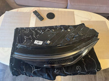 Laden Sie das Bild in den Galerie-Viewer, Frontscheinwerfer VW Passat 3J1941035 Links Scheinwerfer Headlight SCH5058624793jc
