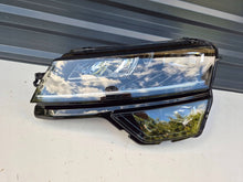 Laden Sie das Bild in den Galerie-Viewer, Frontscheinwerfer Skoda Karoq 57B941015D Links Scheinwerfer Headlight SCH5064802802km