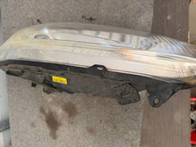 Laden Sie das Bild in den Galerie-Viewer, Frontscheinwerfer Ford Fiesta I C1BB-13W030 Links Scheinwerfer Headlight SCH5075594134nb