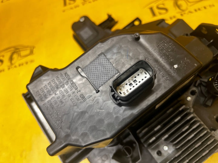 Frontscheinwerfer Ford I M2DB-13E014-AJ M2DB-13E015-AJ Ein Satz Headlight SCH5078006890kz