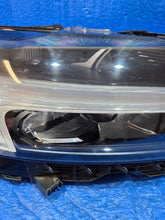 Laden Sie das Bild in den Galerie-Viewer, Frontscheinwerfer Volvo Xc60 II 32404710 LED Rechts Scheinwerfer Headlight SCH5081049188kr