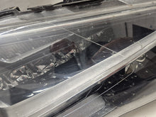 Laden Sie das Bild in den Galerie-Viewer, Frontscheinwerfer Seat Leon 5F1941008B Rechts Scheinwerfer Headlight SCH5082861254bg
