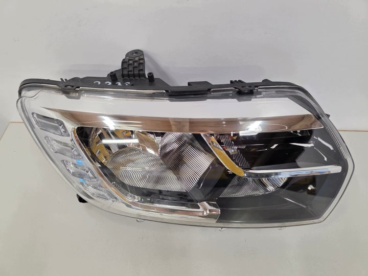 Frontscheinwerfer Dacia Logan Sandero II 5334543 260103529R Rechts Headlight SCH5088618006ld