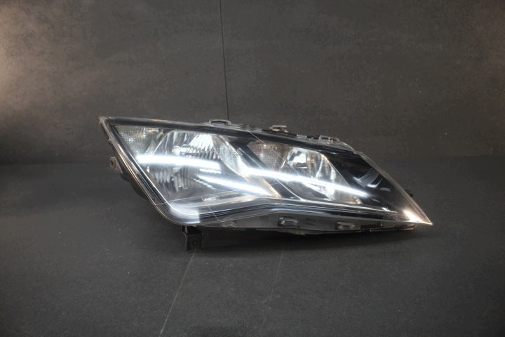 Frontscheinwerfer Seat Leon 90010799 Rechts Scheinwerfer Headlight SCH5110082015mx