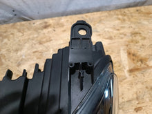 Laden Sie das Bild in den Galerie-Viewer, Frontscheinwerfer Dacia Duster 260602465R Links Scheinwerfer Headlight SCH5113556382oc