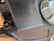 Laden Sie das Bild in den Galerie-Viewer, Frontscheinwerfer Toyota Avensis 08-212-11P2L-M Links Scheinwerfer Headlight SCH5116097217ew