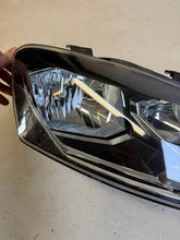 Laden Sie das Bild in den Galerie-Viewer, Frontscheinwerfer VW Polo 6C1941006 Rechts Scheinwerfer Headlight SCH5143870123ix
