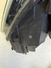 Laden Sie das Bild in den Galerie-Viewer, Frontscheinwerfer VW Polo 6C1941006 Rechts Scheinwerfer Headlight SCH5143870123ix