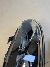 Laden Sie das Bild in den Galerie-Viewer, Frontscheinwerfer VW Polo 6C1941006 Rechts Scheinwerfer Headlight SCH5143870123ix