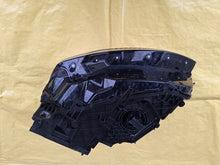 Laden Sie das Bild in den Galerie-Viewer, Frontscheinwerfer Audi Q3 83A941034 LED Rechts Scheinwerfer Headlight SCH5164854663pa
