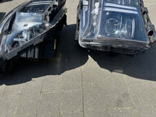 Laden Sie das Bild in den Galerie-Viewer, Frontscheinwerfer Hyundai Santa I Fe 92101-S1601 LED Rechts oder Links SCH5171857778ue