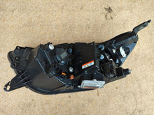 Laden Sie das Bild in den Galerie-Viewer, Frontscheinwerfer Ssangyong Rexton 8310236031 Xenon Rechts Headlight SCH5174306160qb