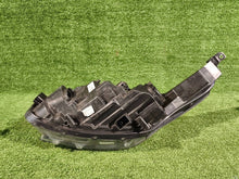 Laden Sie das Bild in den Galerie-Viewer, Frontscheinwerfer Kia I 92102J7300 Rechts Scheinwerfer Headlight SCH5185270140lp