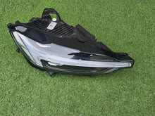 Laden Sie das Bild in den Galerie-Viewer, Frontscheinwerfer Volvo Xc60 32420435 Rechts Scheinwerfer Headlight SCH5195856504qm