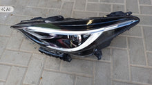 Laden Sie das Bild in den Galerie-Viewer, Frontscheinwerfer Infiniti Qx30 90070681 Links Scheinwerfer Headlight SCH5197015644te