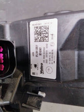Load image into Gallery viewer, Frontscheinwerfer Seat Tarraco 5FJ941008F Full LED Rechts Scheinwerfer Headlight SCH5202737817sm