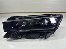 Load image into Gallery viewer, Frontscheinwerfer Skoda Octavia IV 5E4941009 Links Scheinwerfer Headlight SCH5215373303jg