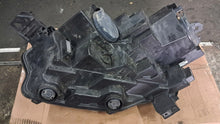 Laden Sie das Bild in den Galerie-Viewer, Frontscheinwerfer Toyota Proace City 9835780580 Rechts Scheinwerfer Headlight SCH5224698812dg