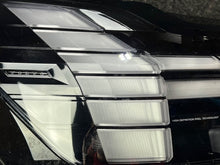 Laden Sie das Bild in den Galerie-Viewer, Frontscheinwerfer Volvo 32450063 Rechts Scheinwerfer Headlight SCH5225942089aj