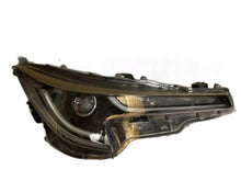 Load image into Gallery viewer, Frontscheinwerfer Toyota Corolla 81110-02S70 Rechts Scheinwerfer Headlight SCH5231627301pb