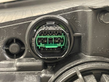 Load image into Gallery viewer, Frontscheinwerfer Kia Stonic 92102-H8800 Rechts Scheinwerfer Headlight SCH5234625878zp