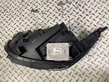 Load image into Gallery viewer, Frontscheinwerfer Kia Stonic 92102-H8800 Rechts Scheinwerfer Headlight SCH5234625878zp