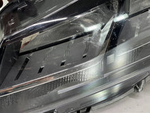 Laden Sie das Bild in den Galerie-Viewer, Frontscheinwerfer Opel Vivaro 9847198380 Links Scheinwerfer Headlight SCH5260543550pe