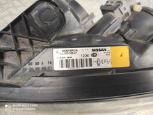 Laden Sie das Bild in den Galerie-Viewer, Frontscheinwerfer Nissan Qashqai I J10 26060BR01A Links Scheinwerfer Headlight SCH5264502772tf