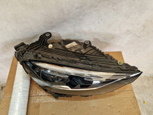 Laden Sie das Bild in den Galerie-Viewer, Frontscheinwerfer Mercedes-Benz Glc A2549066802 Rechts Scheinwerfer Headlight SCH5273634969qh