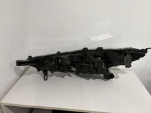 Laden Sie das Bild in den Galerie-Viewer, Frontscheinwerfer Toyota Corolla 16-184 LED Ein Stück (Rechts oder Links) SCH5273672449az