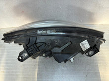 Laden Sie das Bild in den Galerie-Viewer, Frontscheinwerfer Mercedes-Benz Cla A1178201561 Xenon Links Headlight SCH5273702223im