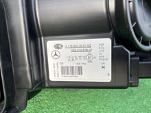 Load image into Gallery viewer, Frontscheinwerfer Mercedes-Benz W176 A1768203961 Rechts Scheinwerfer Headlight SCH5283836733ce