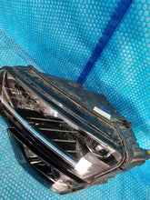 Laden Sie das Bild in den Galerie-Viewer, Frontscheinwerfer Skoda Karoq 57B941015F LED Links Scheinwerfer Headlight SCH5284388016ht