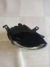 Laden Sie das Bild in den Galerie-Viewer, Frontscheinwerfer Fiat 500e 00521400300 Rechts Scheinwerfer Headlight SCH5285319122dw