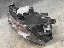 Laden Sie das Bild in den Galerie-Viewer, Frontscheinwerfer Skoda Rapid 5JB941016C Rechts Scheinwerfer Headlight SCH5302935602iv