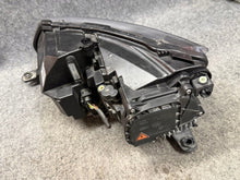 Laden Sie das Bild in den Galerie-Viewer, Frontscheinwerfer Skoda Rapid 5JB941016C Rechts Scheinwerfer Headlight SCH5302935602iv