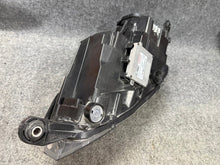 Laden Sie das Bild in den Galerie-Viewer, Frontscheinwerfer Skoda Rapid 5JB941016C Rechts Scheinwerfer Headlight SCH5302935602iv
