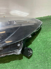 Laden Sie das Bild in den Galerie-Viewer, Frontscheinwerfer Toyota Corolla 811500A250 Links Scheinwerfer Headlight SCH5305889796ou