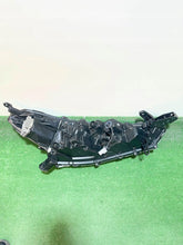 Laden Sie das Bild in den Galerie-Viewer, Frontscheinwerfer Toyota Corolla 811500A250 Links Scheinwerfer Headlight SCH5305889796ou