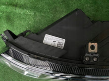 Laden Sie das Bild in den Galerie-Viewer, Frontscheinwerfer Land Rover I Sport Discovery LK72-13W030-BB Links Headlight SCH5306386984iz